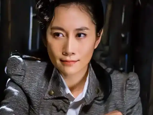 演员温峥嵘:长的漂亮,为人低调,隐婚生子,追求平淡生活_网易订阅