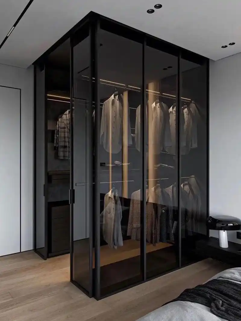 灰色玻璃衣柜,省钱又高级,步入式衣帽间高级感 - 抖音