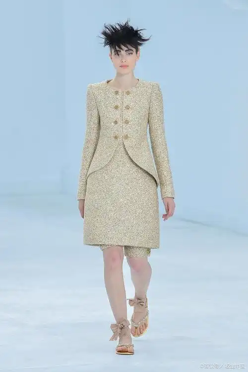 高档女装品牌前十名:时尚之巅的璀璨星辰