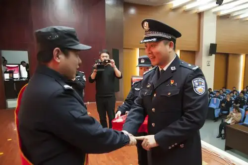 辅警改革新篇章02硬核力量有黄冈