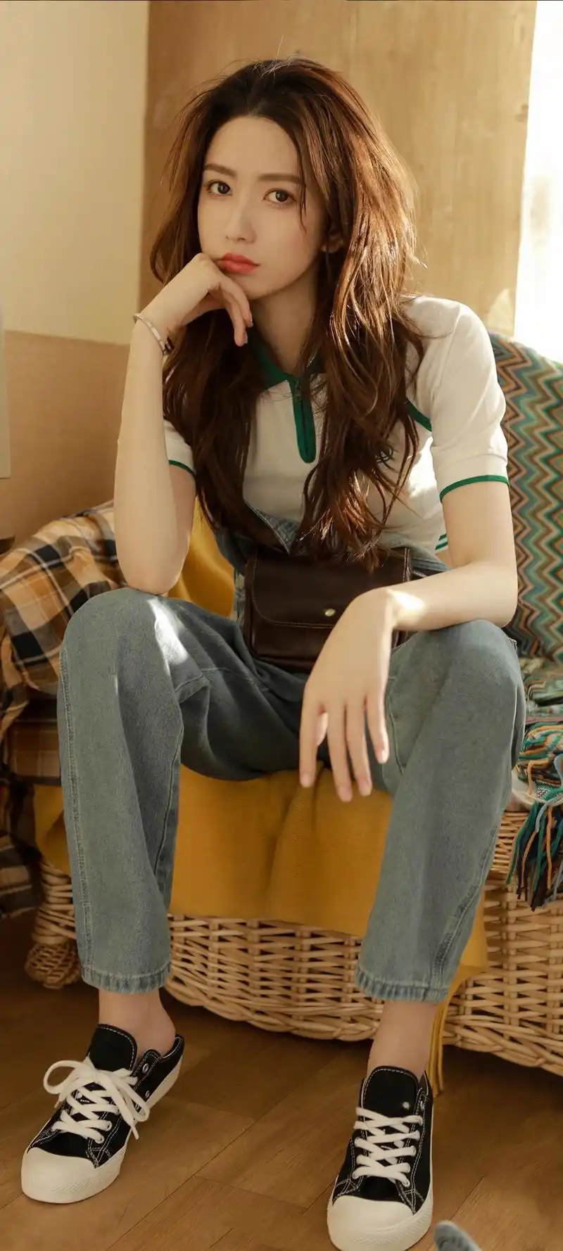 王秋紫全面屏手机壁纸