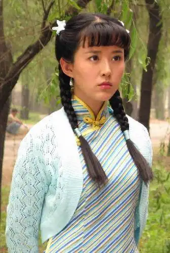 组图女人树颜丹晨少女造型首度亮相