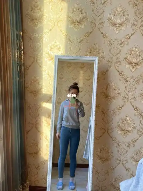 163100斤的小姐姐咋感觉哪里怪怪的看起来粗壮的小腿