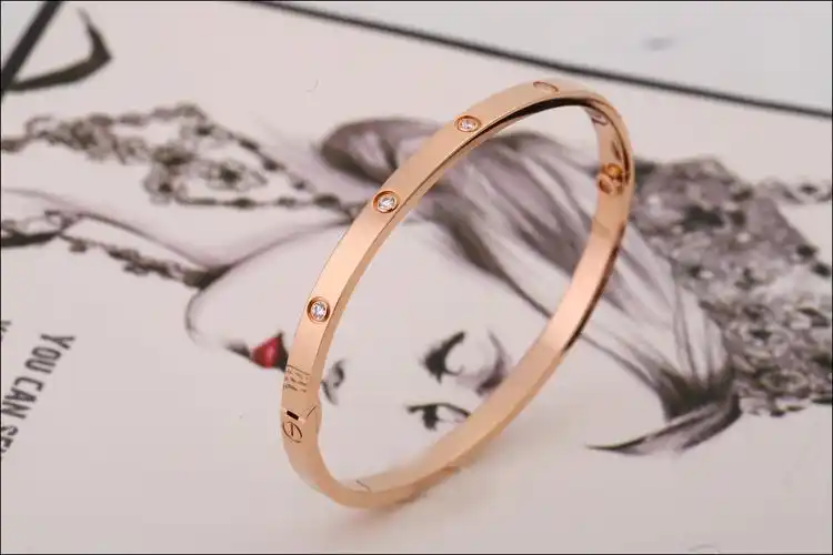 卡地亚手镯是什么材质_百科-8s新商盟