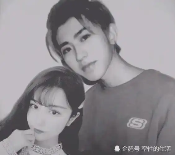 即小鬼吻女友照曝光后,蔡徐坤又被爆"结婚照",网友:我忍不了