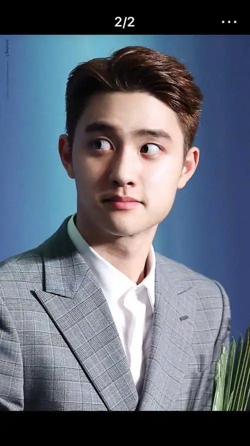 其实饭他之前没觉得眼白多是夸奖一个人的方式,可是他的眼白真的就是