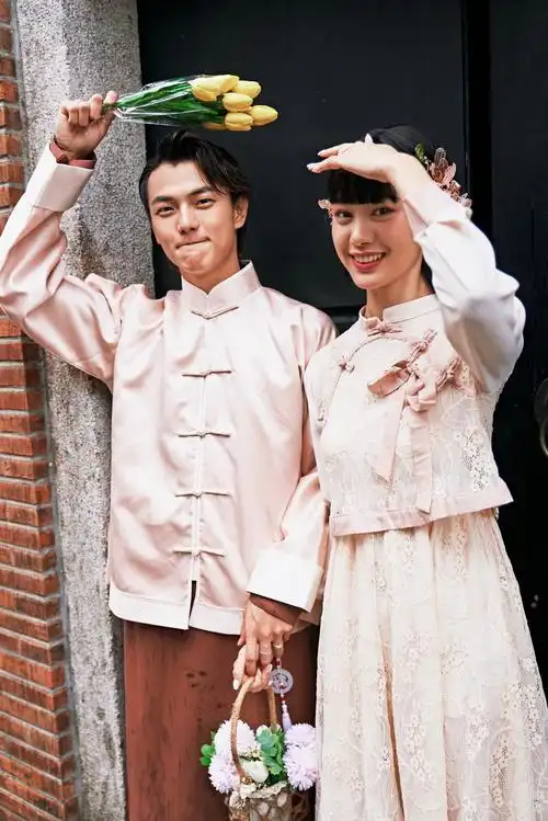 影楼主题展会新款中式民国蕾丝旗袍情侣旅拍写真婚纱拍照摄影服装