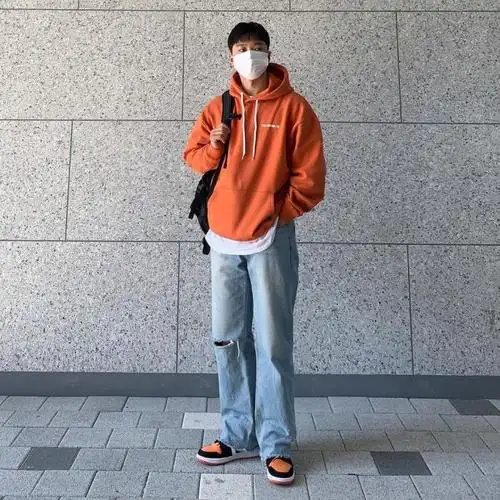 男生卫衣搭配男生冬天穿卫衣才时髦