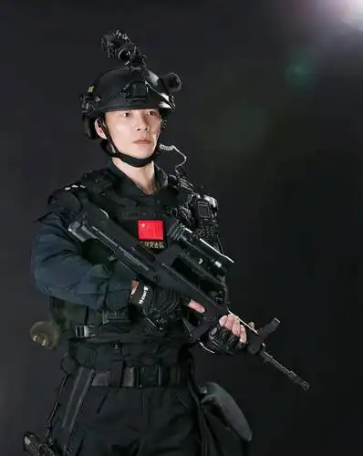 这样的特警不仅是帅