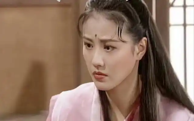 各版倚天中,周芷若经典场面对比,高圆圆最美,佘诗曼演技最精湛