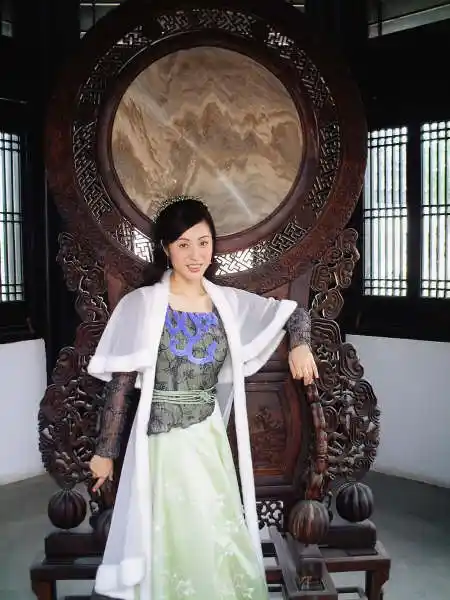 陈法蓉 饰 尹天雪