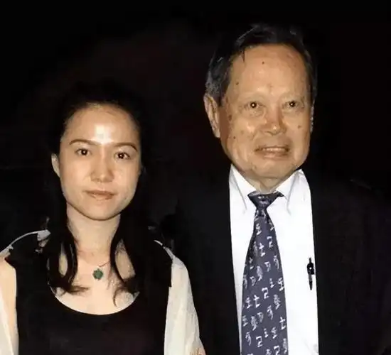 翁帆我爱杨振宁家人觉得嫁给他是荣誉我做老婆和继母都合格