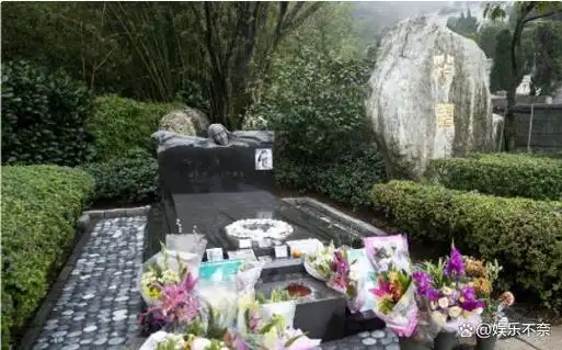 邓丽君在医院去世记者曾近距离拍下遗体照发现难以置信的一幕