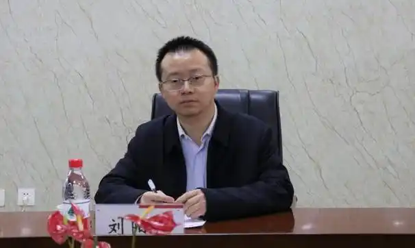 新闻中心>经管新闻>6711月27日下午,共青城市市委副书记,市长刘阳青