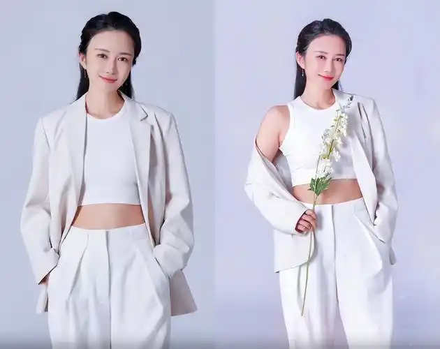 71岁张纪中晒老婆写真大片40岁杜星霖秀小蛮腰越穿越年轻