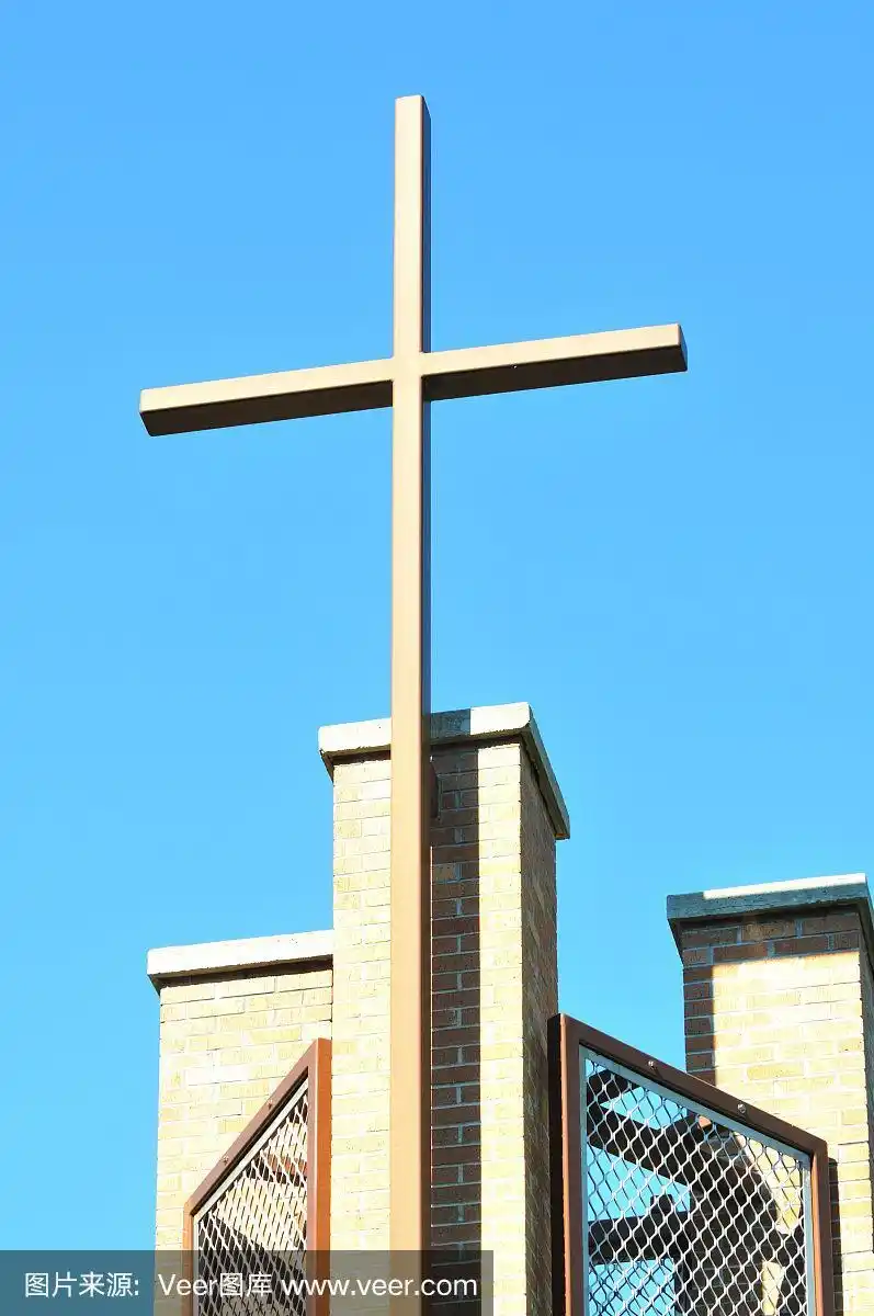 现代教堂十字架