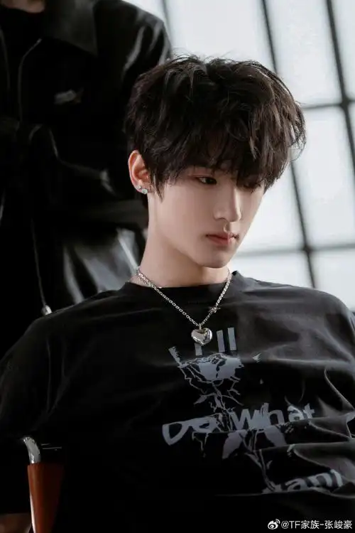 时代峰峻否认张峻豪恋情##张峻豪小号