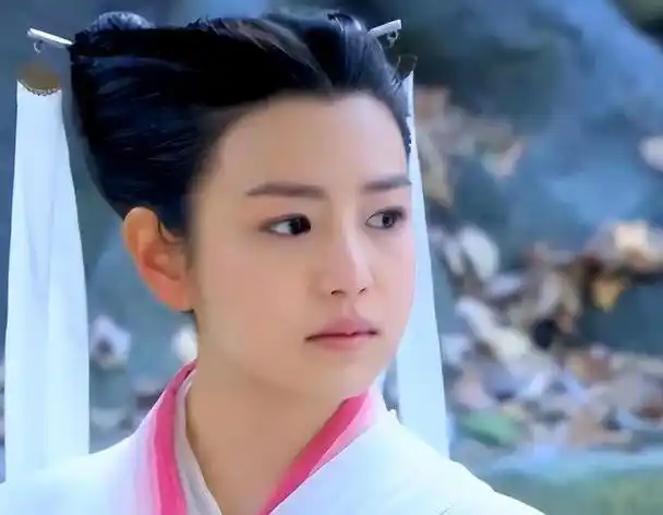 讲真如果于正有央视的一丝审美陈妍希当年都不会被骂成小笼包