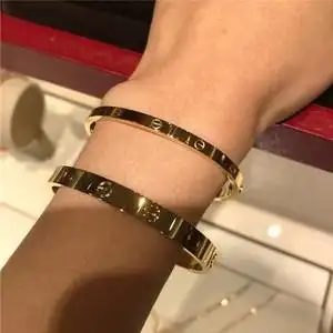 卡地亚手镯男正品