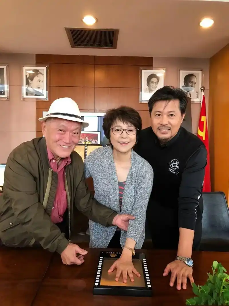 64岁的张喻太会保养啦!