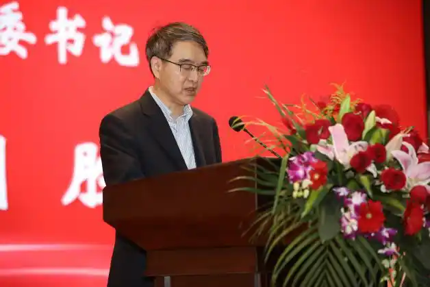 药管理局法监司原副司长,国家中医药博物馆馆长杨荣臣,我校校长徐建光