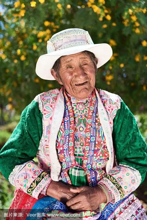 穿着民族服装的秘鲁妇女,秘鲁的chivay