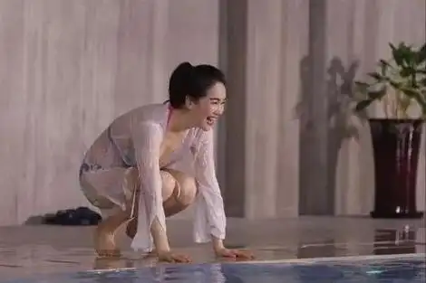 氧气美女左小青33岁嫁入豪门离婚后独自带娃活出真正自己