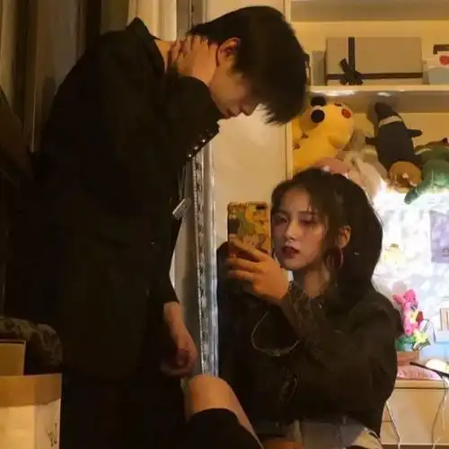 情侣头像眼内心底