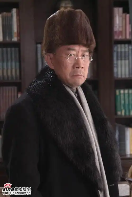 功勋演员”,那么李雪健绝对是当之无愧,他的上海滩第一老大的