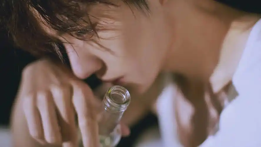 有王一博的高清无水印壁纸吗? - 知乎