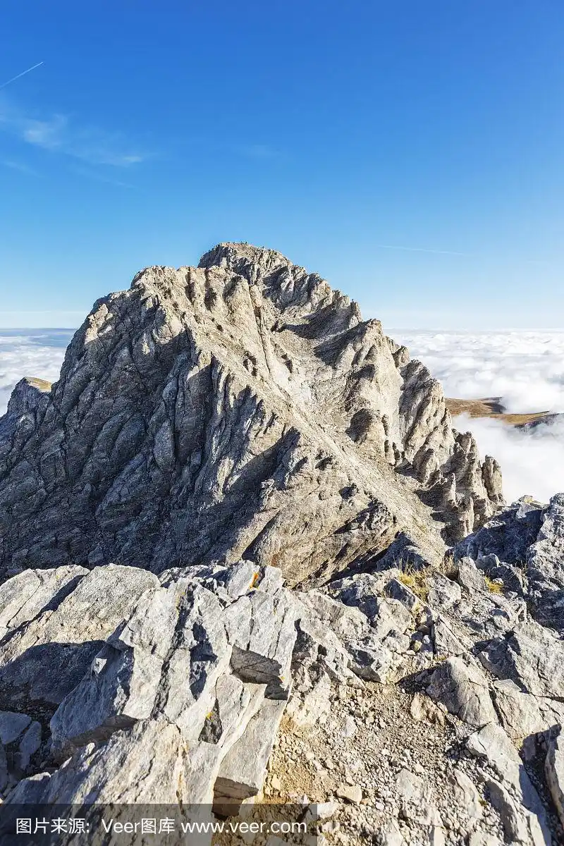 位于希腊中部和米提卡斯的奥林匹斯山