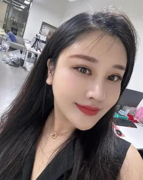 我山东姑娘,体重170,曾因胖被人诋毁,今靠身材挣钱,日入3000