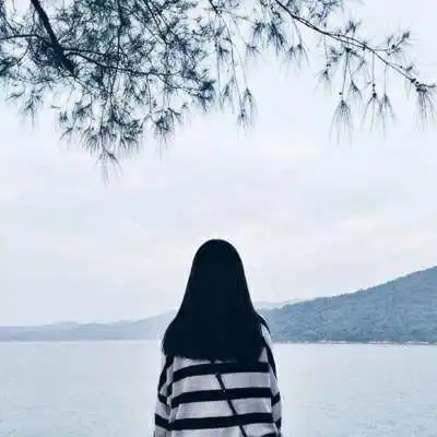 微信头像女小清新背影 高清好看的美女背影图片唯美清新