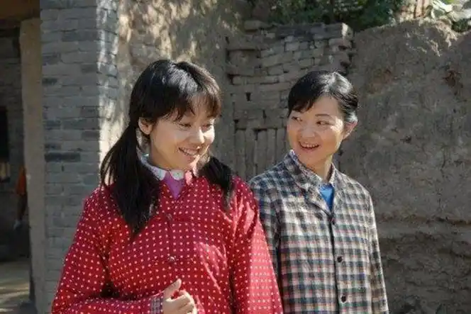 陕西盛歌文化传播有限公司联合摄制的军旅生活题材电视剧,由万盛华