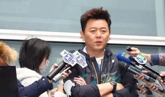 庹宗华偷盗勒索袭臀家暴殴打粉丝吴倩莲为何爱他12年