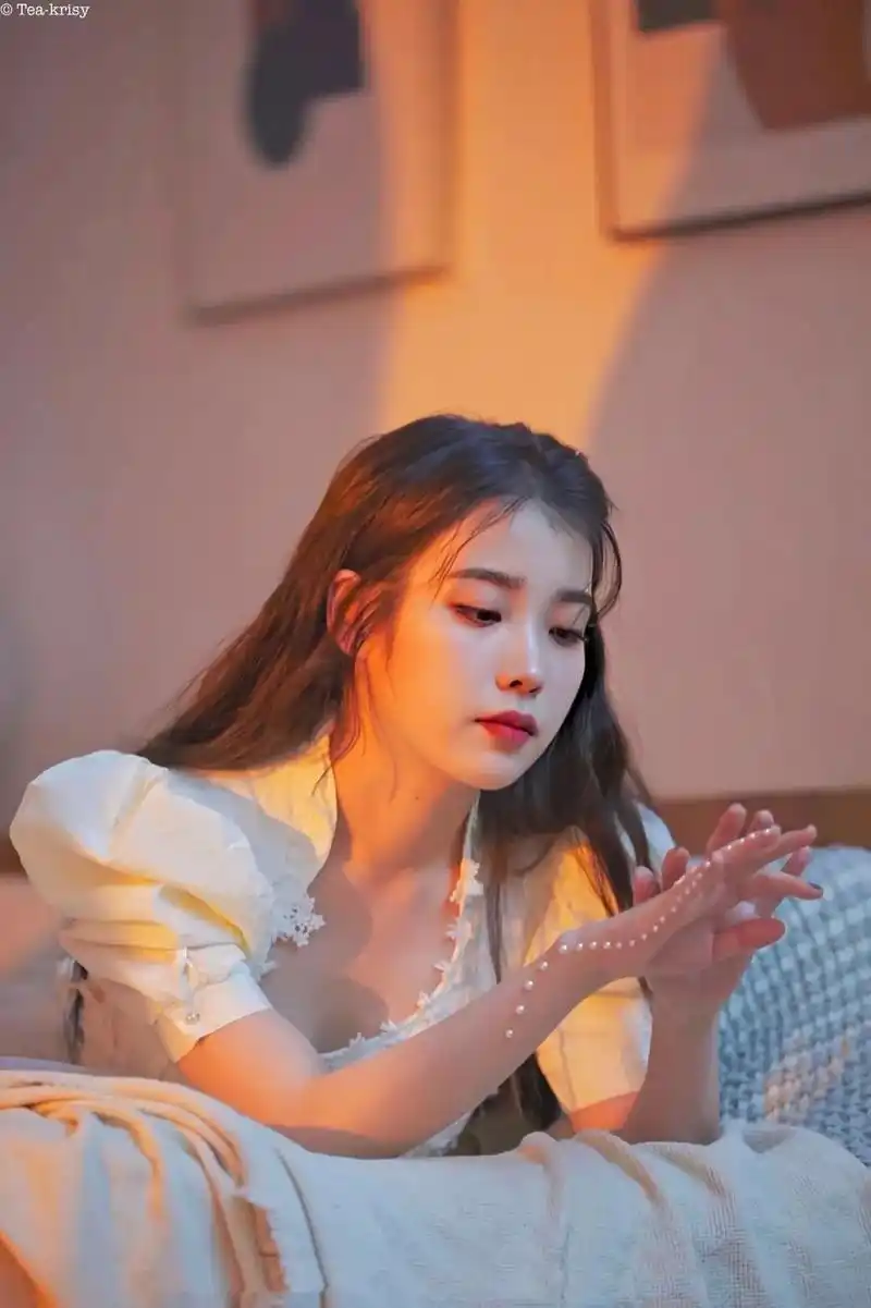 爱豆头像&壁纸:iu李知恩高清无水印图片(一)