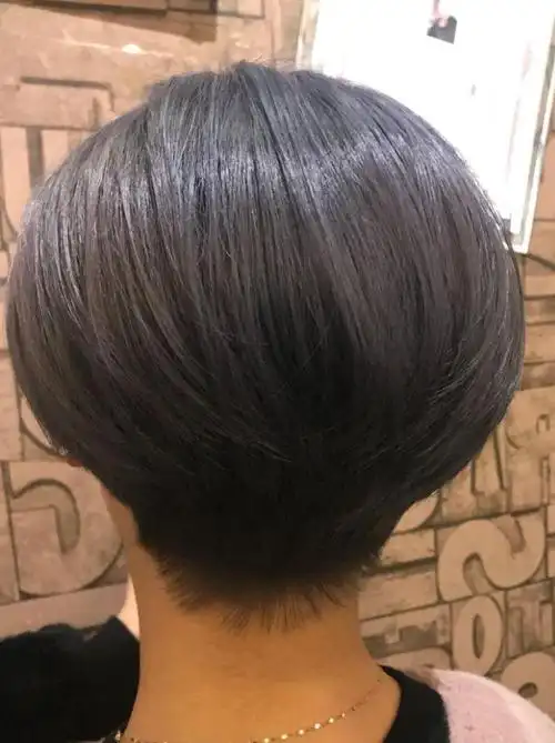 剃后脖短发正在流行