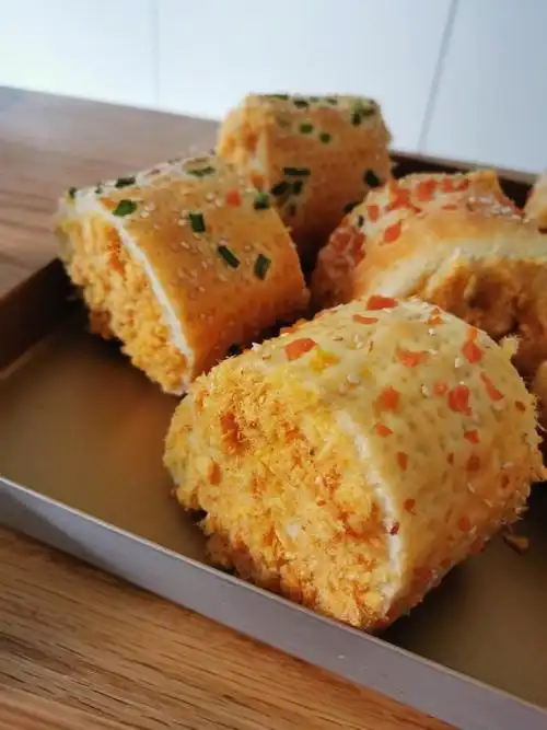 naschkatzee做的肉松面包卷