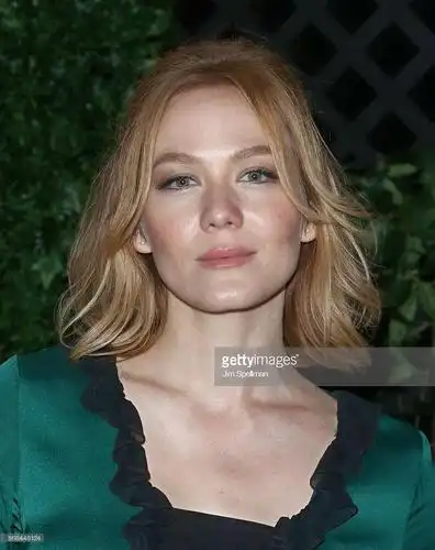 路易莎·克劳瑟 louisa krause的图片