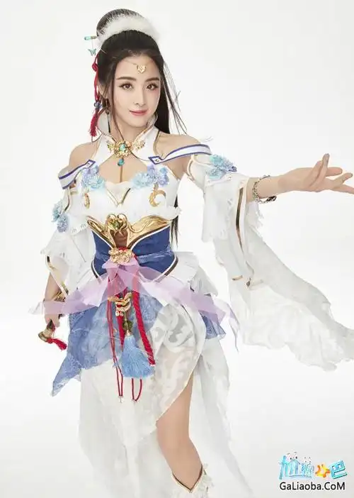 并为该游戏拍摄了一组性感可爱的写真大片,照片中张含韵扮相惊艳,性感