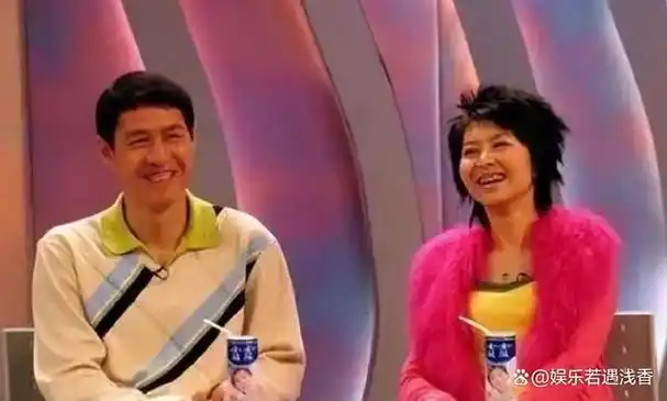 甘萍嫁足球运动员黎兵结婚18年生一女52岁的她怎么样了