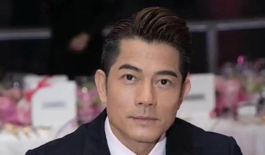 天王嫂晒带娃日常,两个宝宝颜值超高,网友:郭富城果然没娶错人_方媛