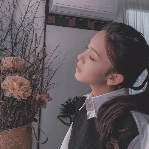 自截自调(女生头像)陈瑶