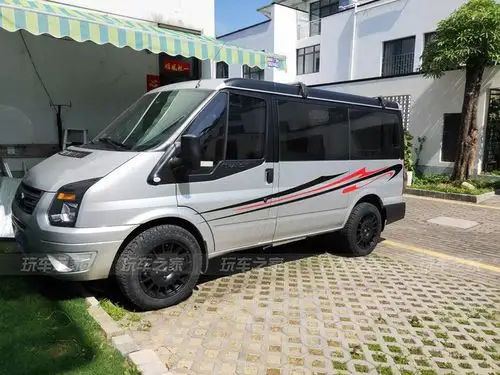 新世代全顺改装小房车满足荒野旅行的衣食住行