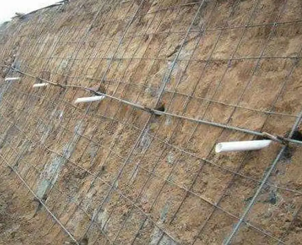 芜湖华源小编现在为大家讲解一下: (1)悬吊作用:锚杆将软弱岩层吊挂在