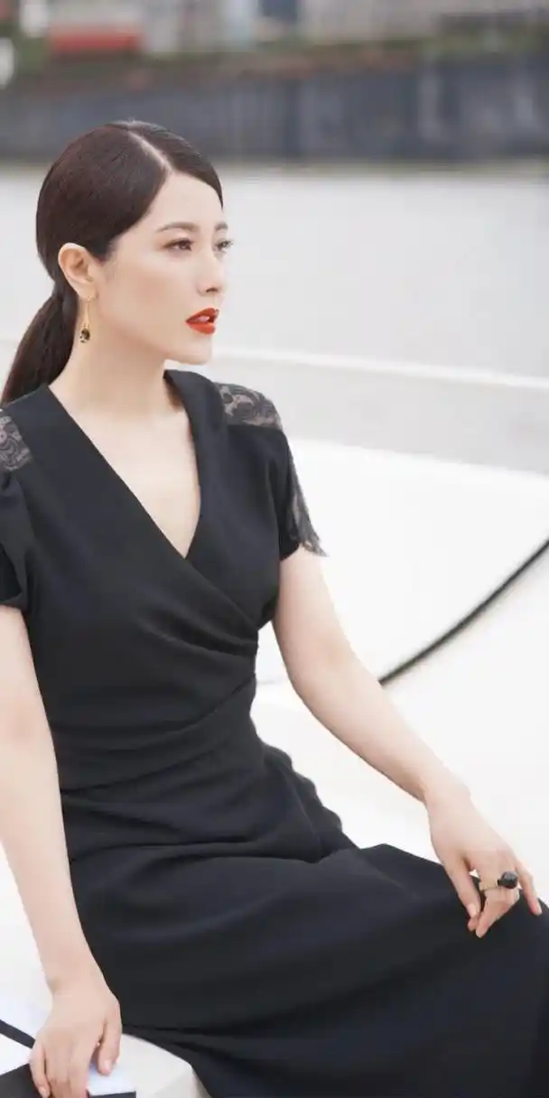 曾黎,中戏200年美女