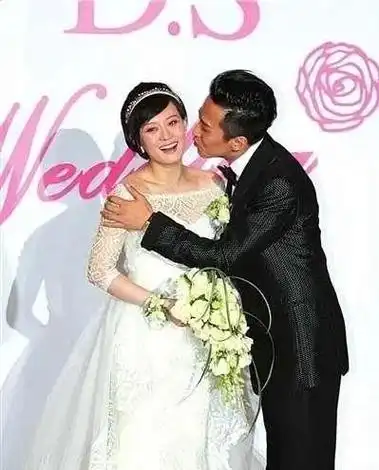 孙俪邓超婚姻现裂痕面临财产大战各自选择应对残酷现实