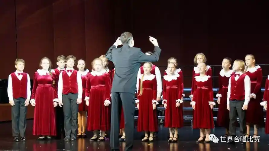 俄罗斯波波夫儿童合唱团表演