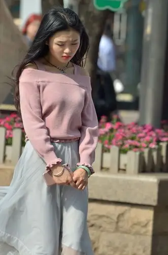 街拍(原片直出)-----------请朋友们欣赏重庆妹纸