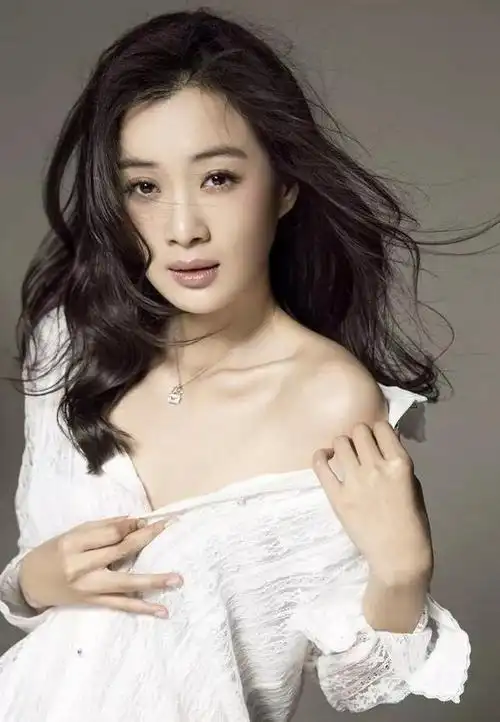 徐梵溪优雅甜美妩媚迷人高清写真